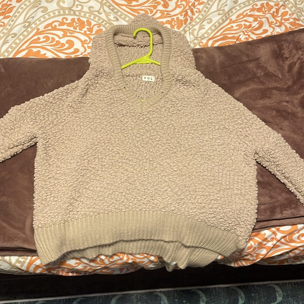 Cute lil sweater :)